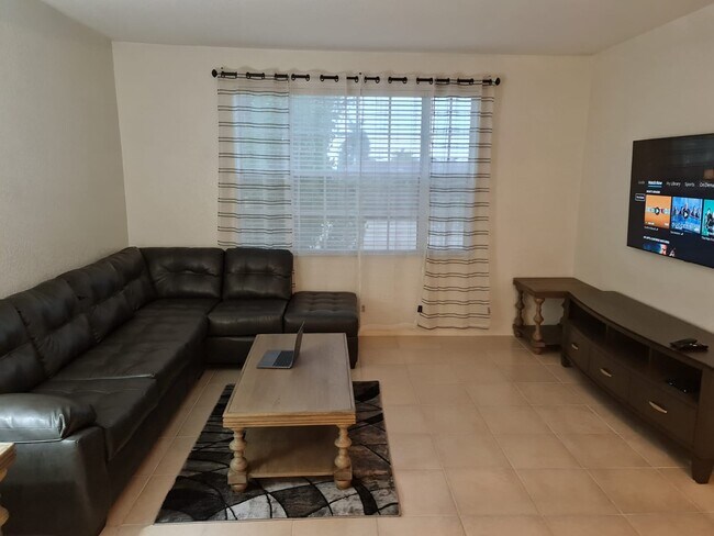Foto del edificio - 705 SW 148th Ave