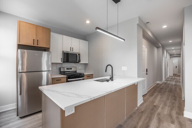 Foto del edificio - 2401 N Kedzie Blvd