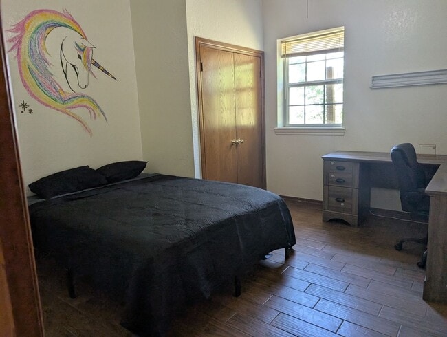 Building Photo - Spacious 4BR Homestead in Norman (5 Acres)