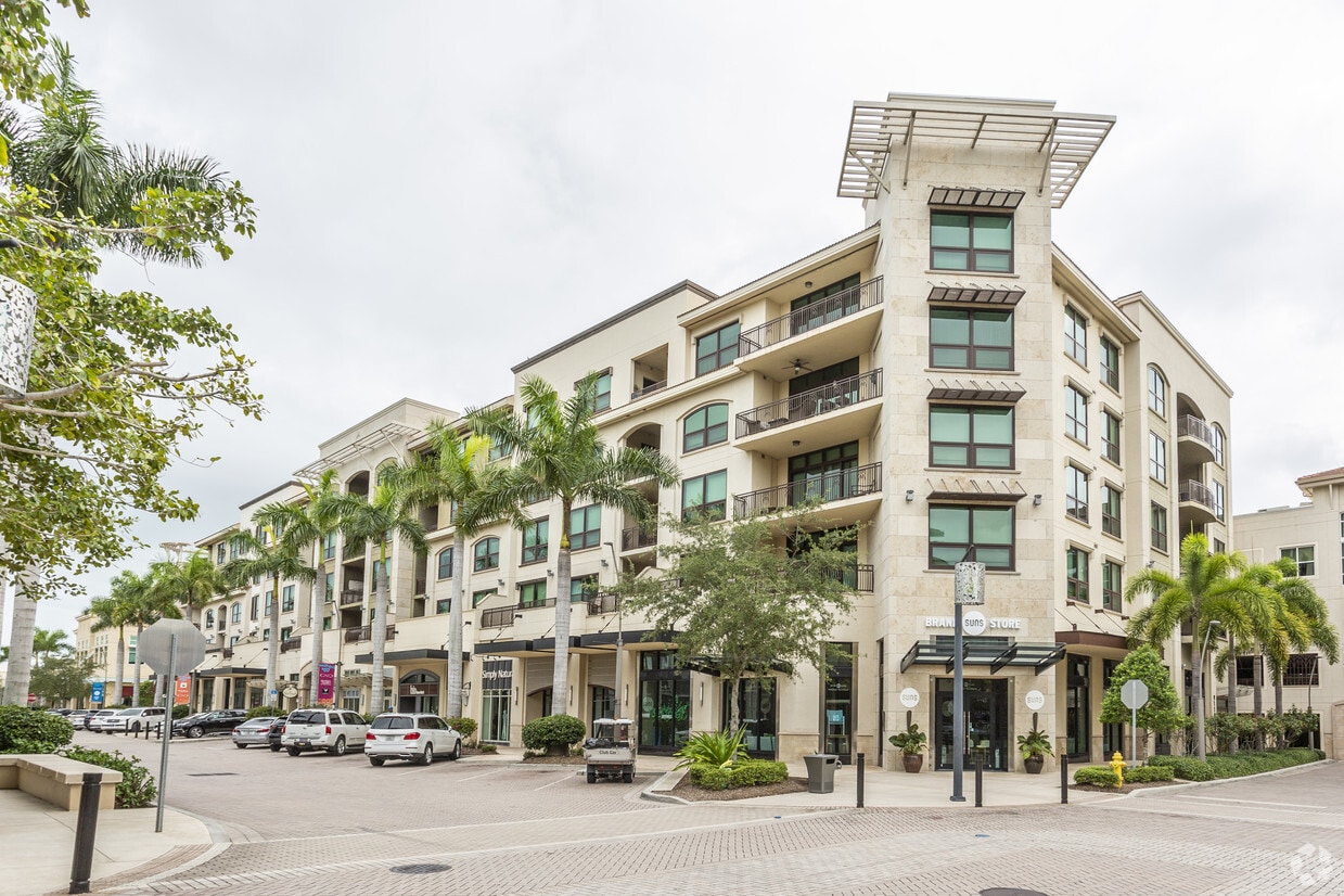 The Strada at Mercato Apartments in Naples, FL