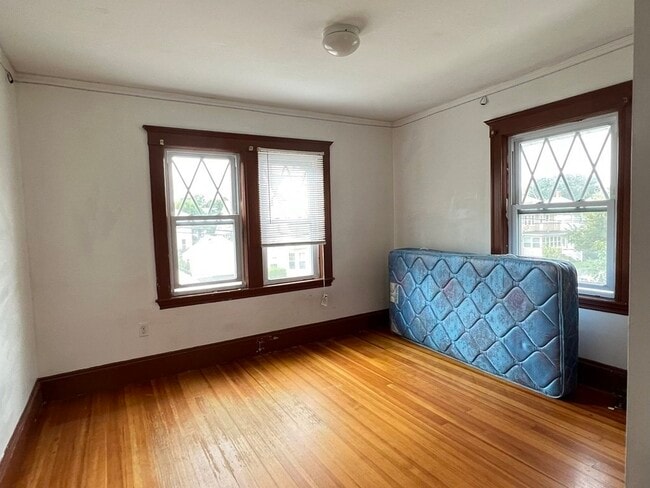 Building Photo - 17 Cheriton Rd