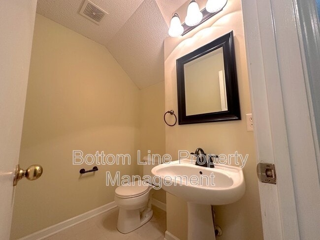 Foto del edificio - 131 Camforth Dr