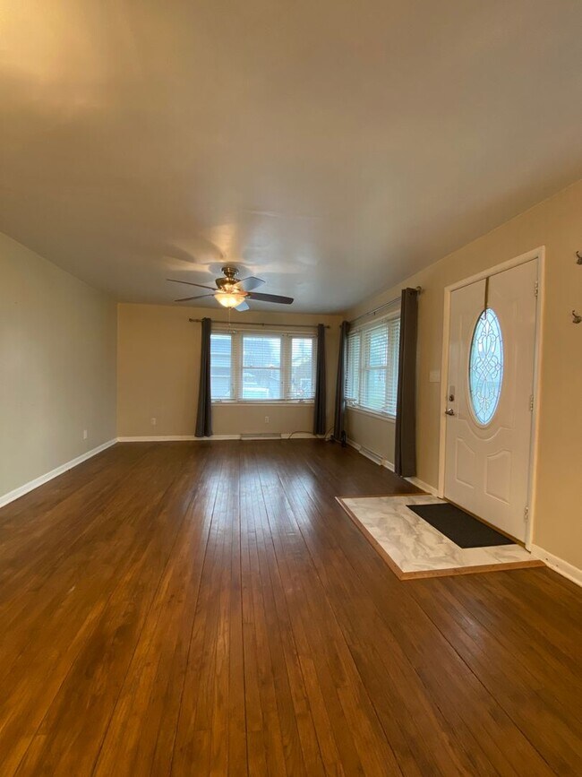 Building Photo - 2 Bedroom Single Family Home in North Webs...