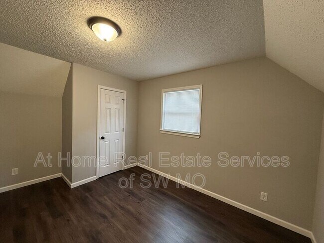 Foto del edificio - 700 E Elm St