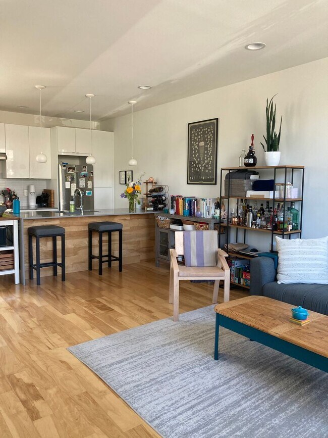 Foto del edificio - Ballard Townhome