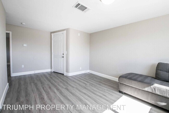 Building Photo - 2 br, 1 bath House - 706 Dike Ln Unit #B