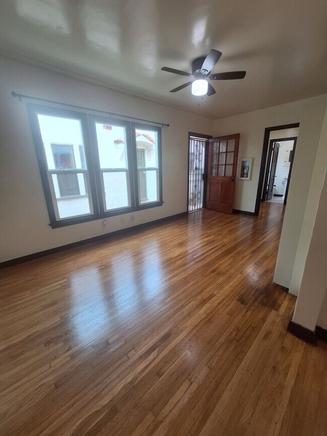 Foto del interior - 3741 S. Arlington Ave