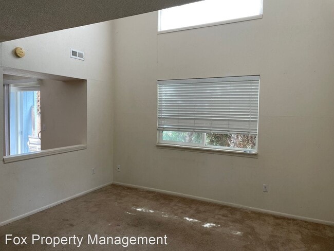 Building Photo - 2 br, 1.5 bath House - 1213 W. Centaur Cir...