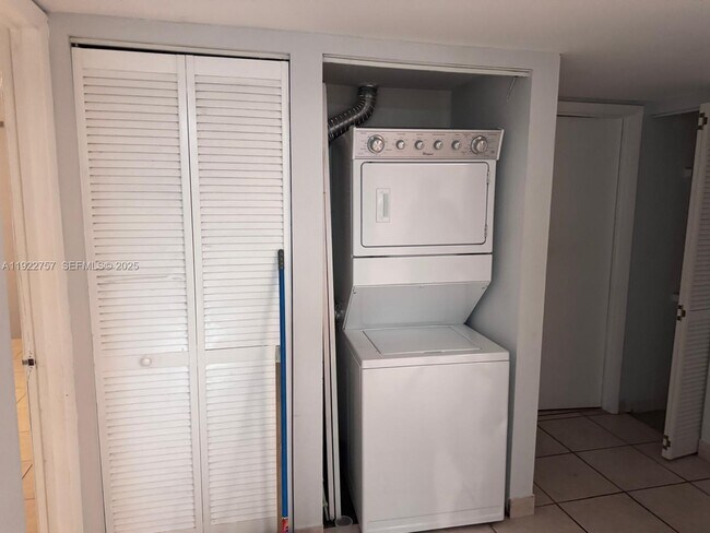 Foto del edificio - 1310 NW 24th Ave