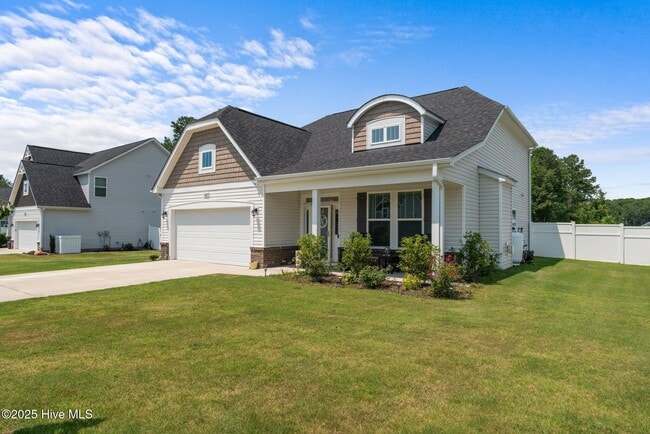 Building Photo - 2025 Alder Ln