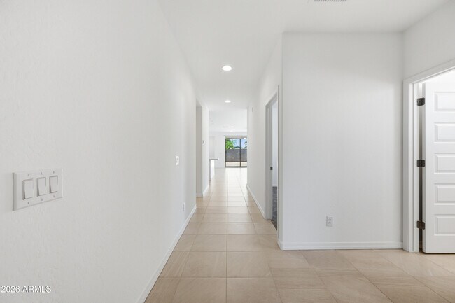 Foto del edificio - 2158 S 242nd Dr