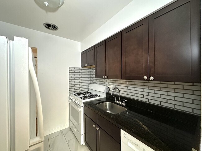 Foto del edificio - 6830 N Sheridan Rd