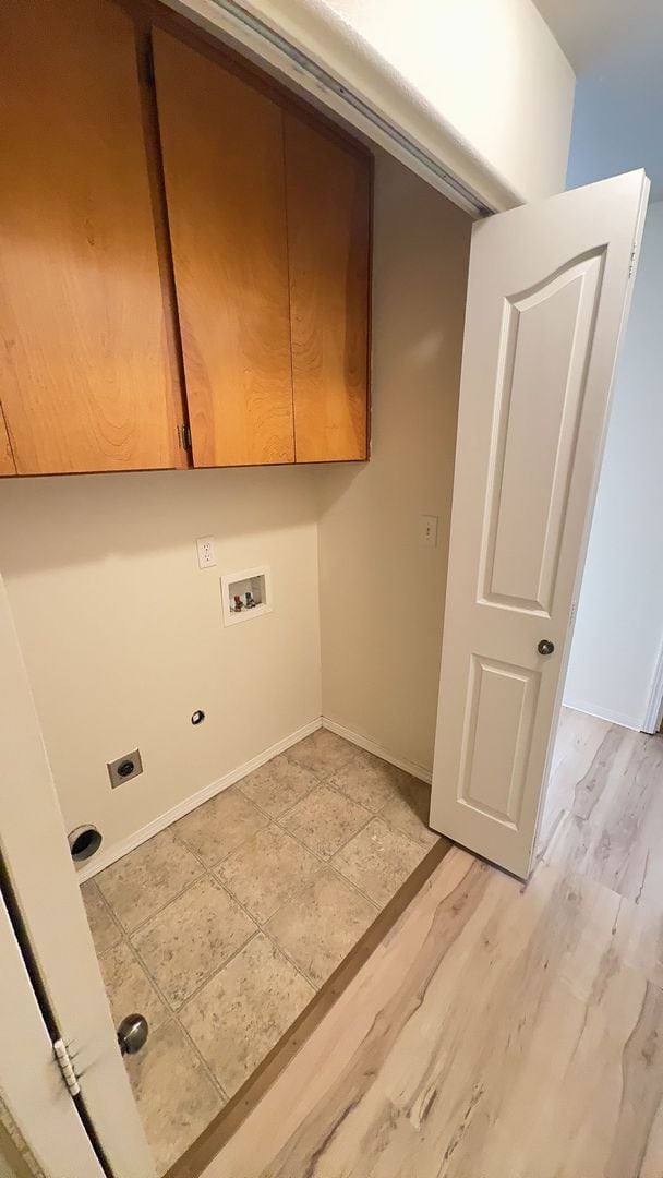 Building Photo - 3 Bedroom 2 Bath Duplex