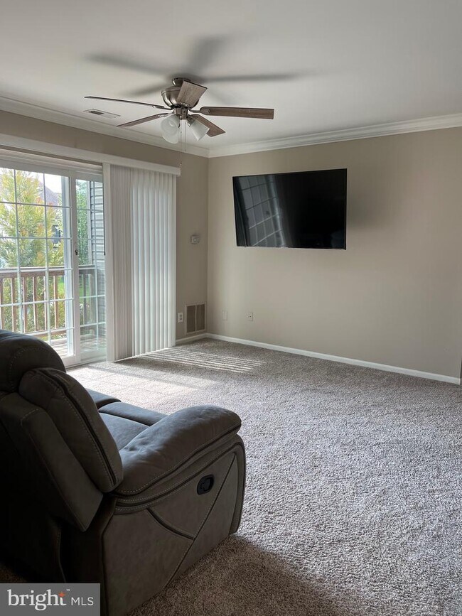 Foto del edificio - 904 Briarwood Ct