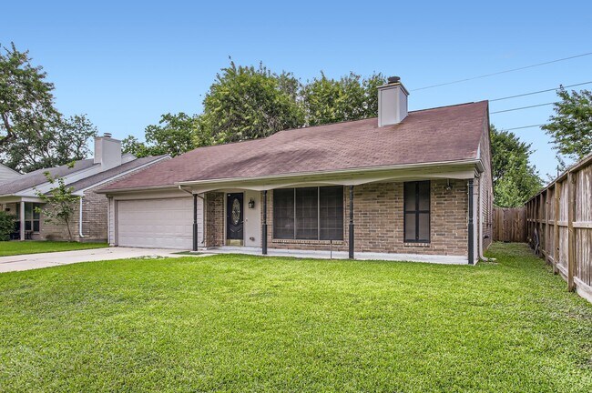 Foto del edificio - 11910 Yearling Dr