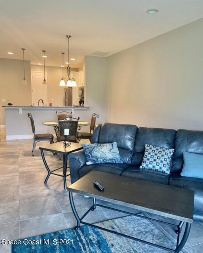 Building Photo - 7883 Loren Cove Dr