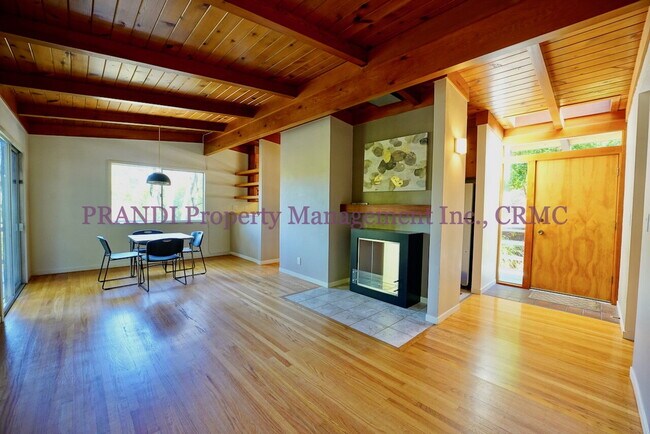 Building Photo - Central San Rafael Hillside Home on Corner...