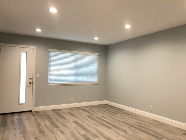 Foto del edificio - 445 Kuehnis Dr