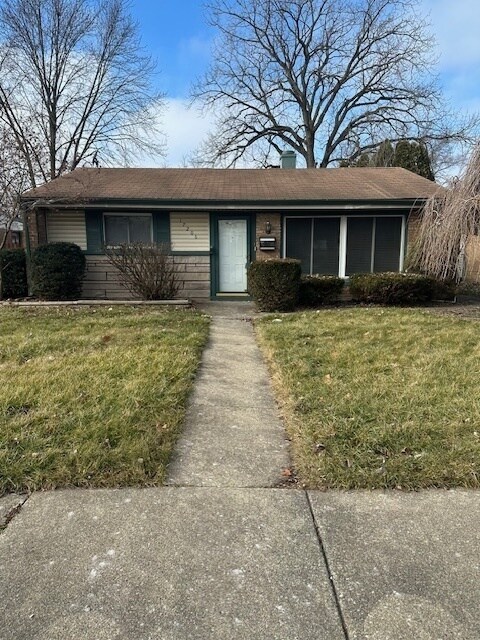 Primary Photo - 17206 Greenbay Ave