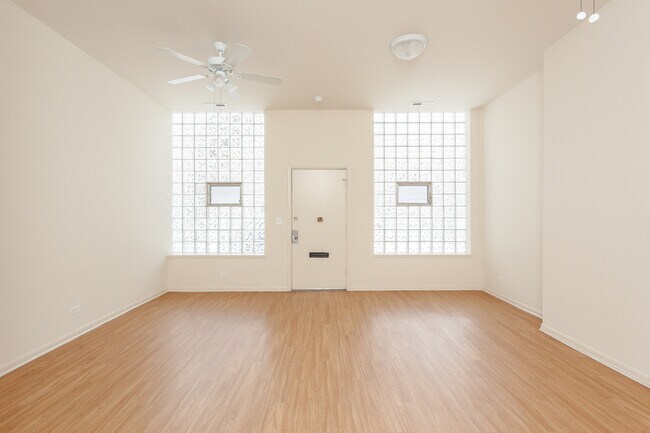 Building Photo - 1728 N Orchard St