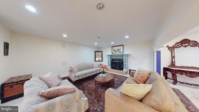 Foto del edificio - 9710 Middleton Ridge Rd