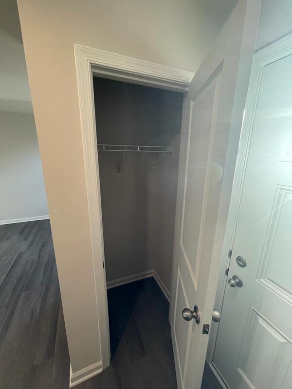 Foto del edificio - 409 Hampton Townes Dr