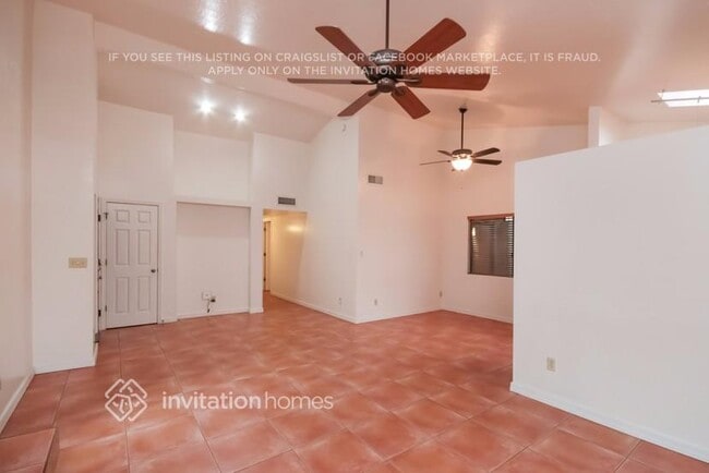 Building Photo - 2234 E Florian Ave