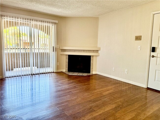 Building Photo - 220 Mission Newport Ln
