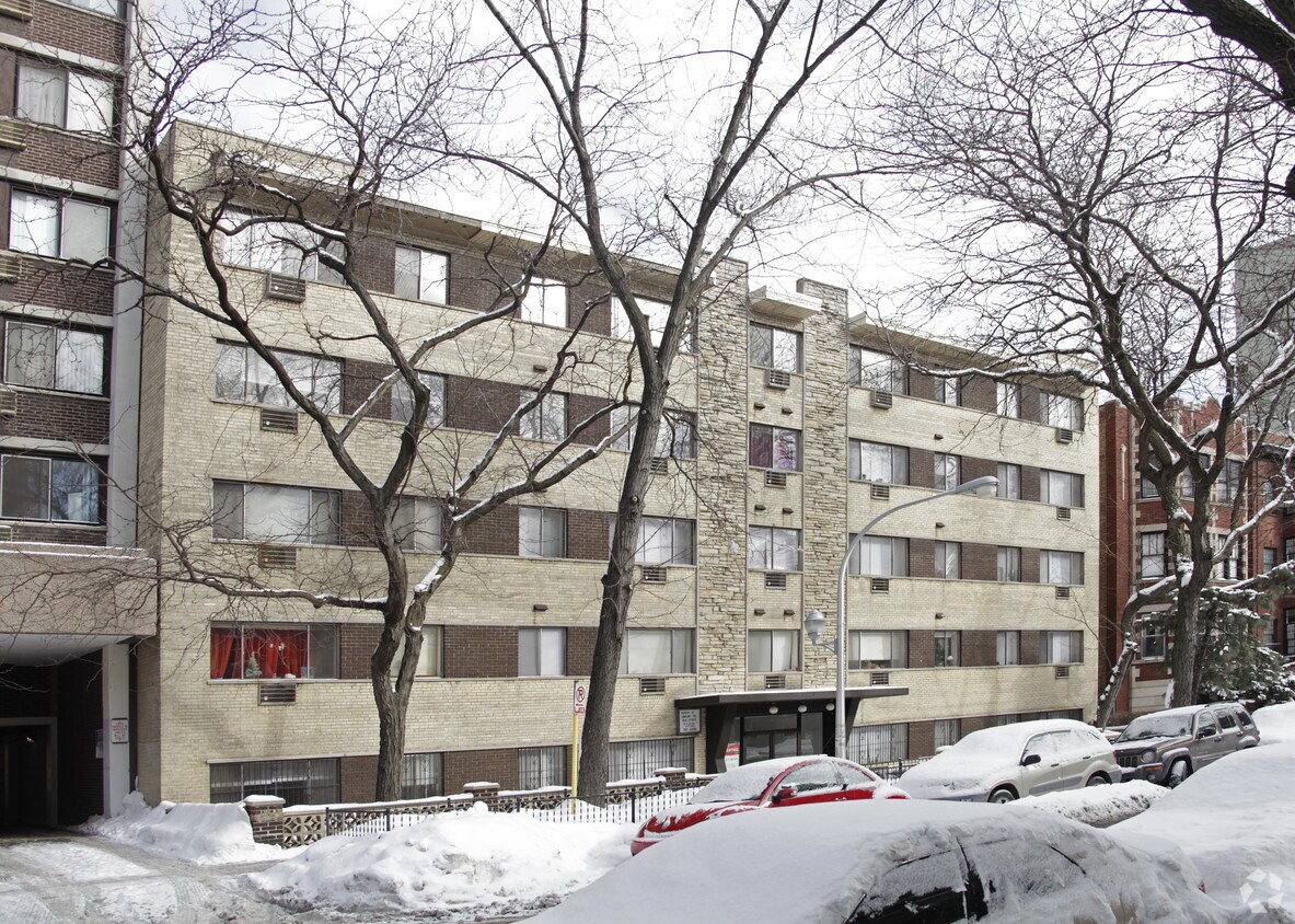 Primary Photo - Briar Apartments
