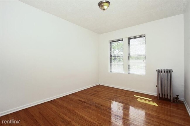 Foto del edificio - 8241 S Ellis Ave