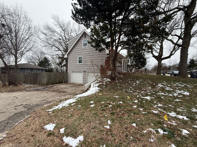 Building Photo - 1006_1008_NW