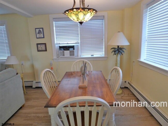 Building Photo - 875 Stenton Pl
