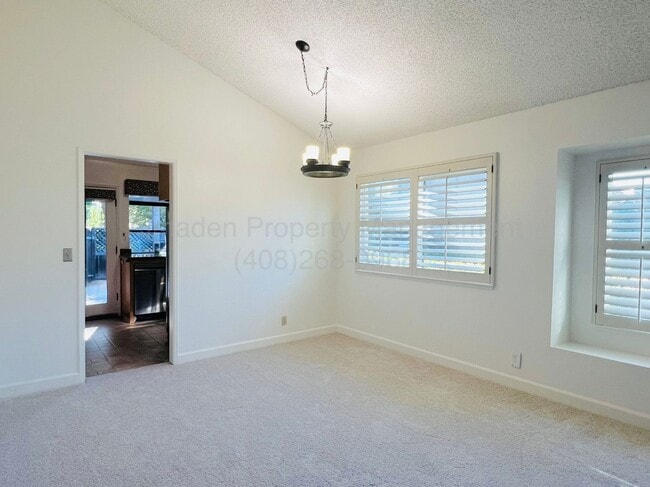 Building Photo - Remodeled Almaden Townhome next to Foothil...