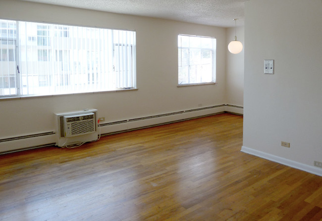 Building Photo - 801 Dahlia St