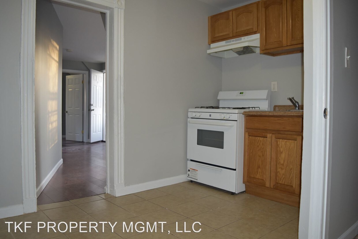Primary Photo - 20 GARWOOD Pl