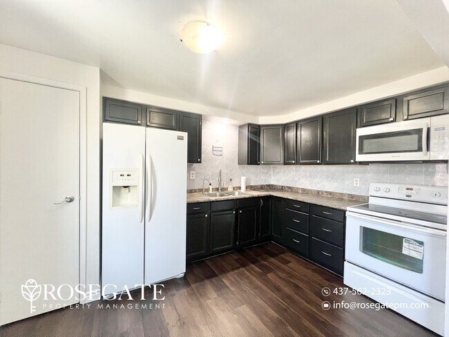 Building Photo - Spacious 3-Bedroom Home with 3 Parking Spaces & Backyard in Cambridge