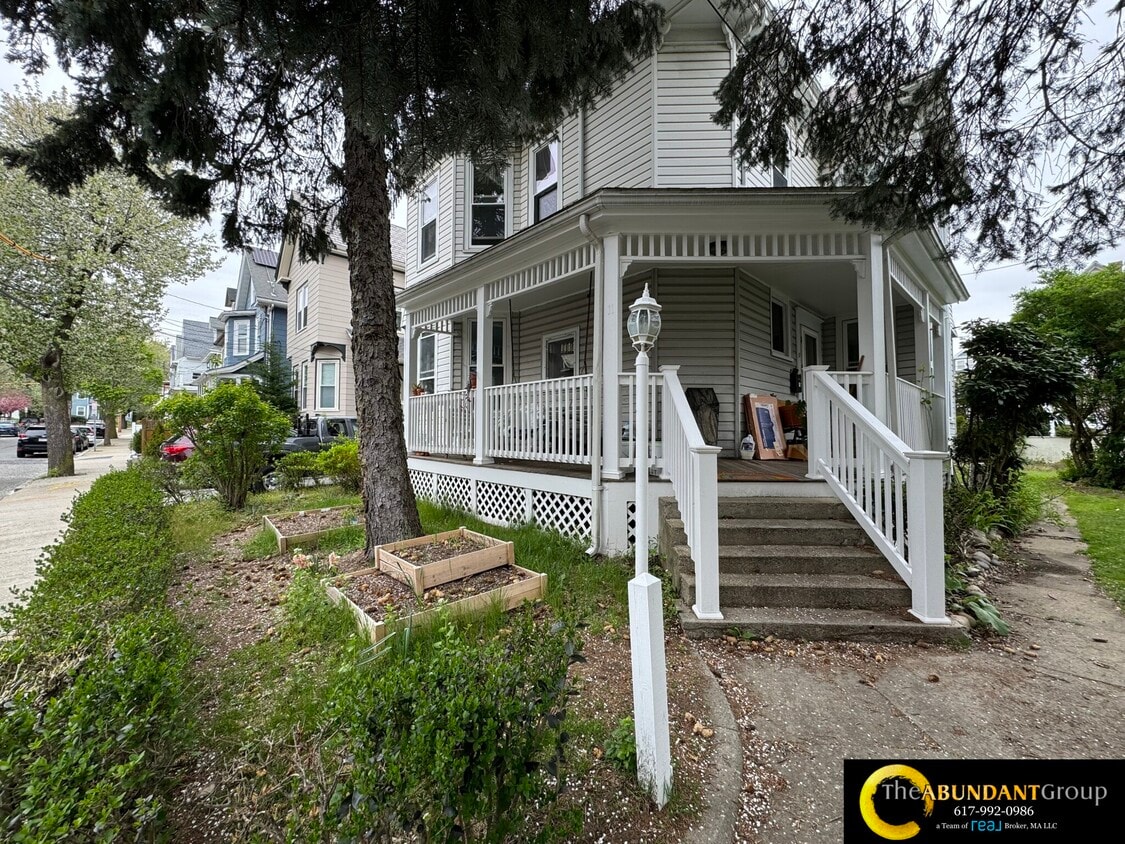 Primary Photo - 11 Cambria St