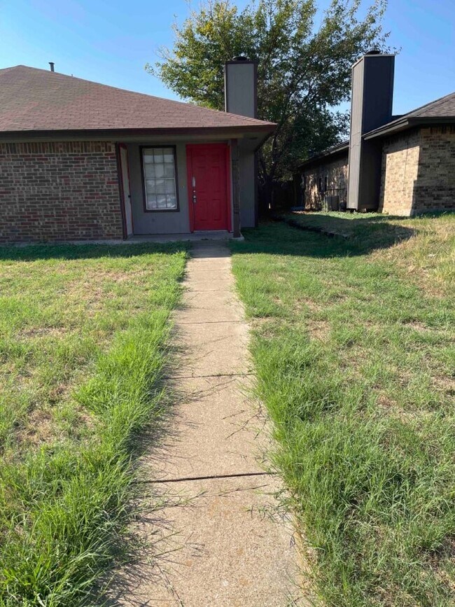 Foto del edificio - 3424 Heritage Ln