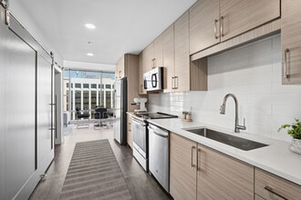 Building Photo - 511 Faye