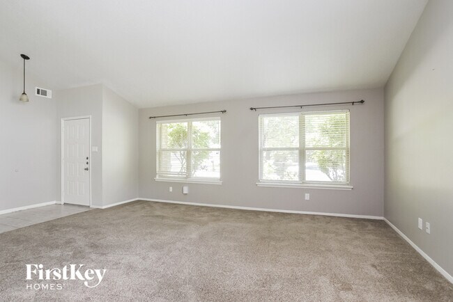 Foto del edificio - 3922 Maple Heights Dr