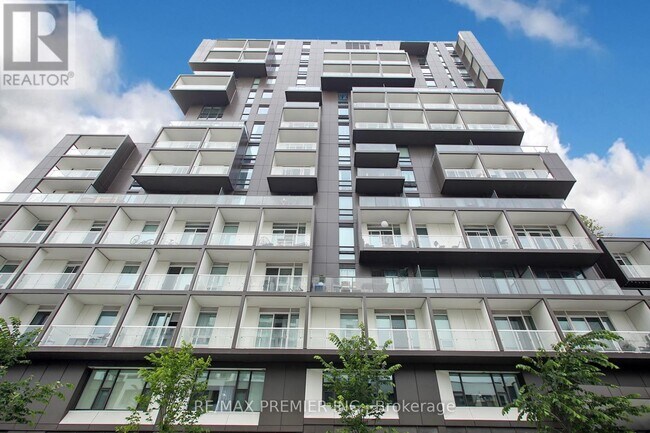 Building Photo - 80 Vanauley St