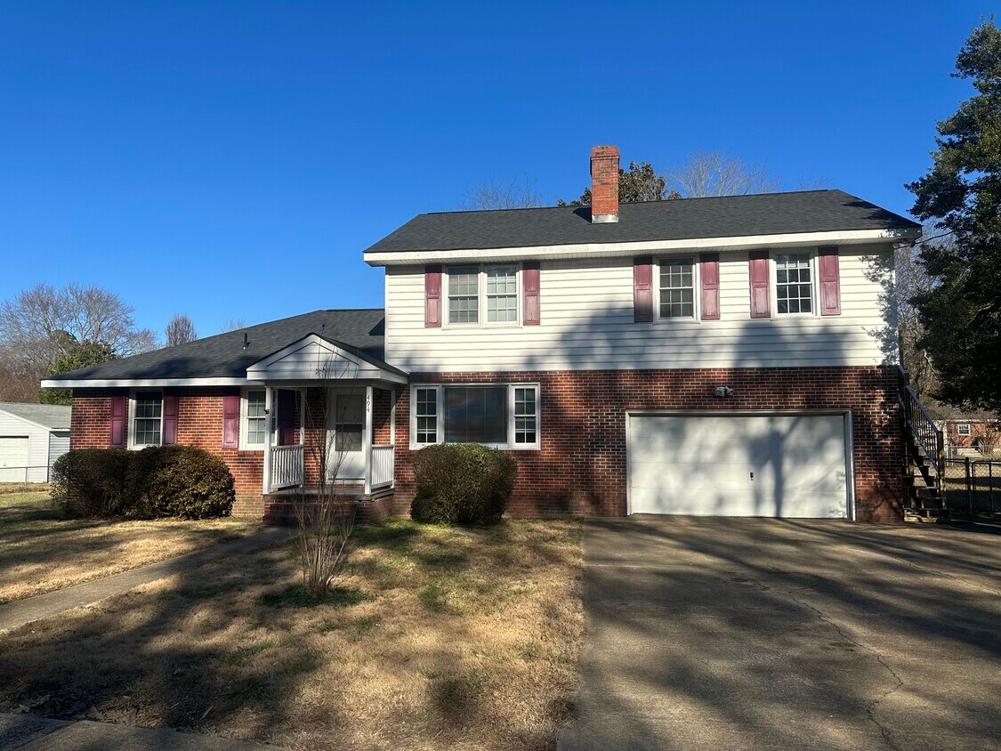 Primary Photo - 494 Penniman Rd