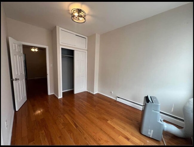 Building Photo - 1413 43rd St