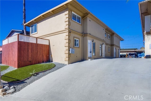 Building Photo - 142 W Escalones