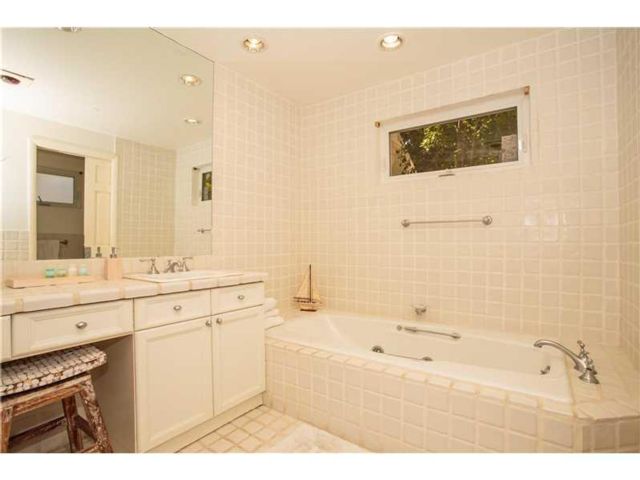 Building Photo - 15713 Fisher Island Dr