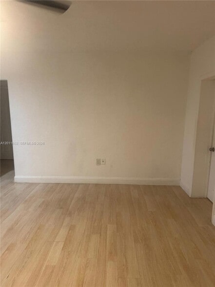 Foto del edificio - 411 NW 106th St