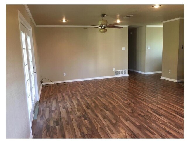 Building Photo - 508 Ovilla Rd