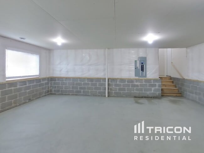 Building Photo - 4220 89th St NE
