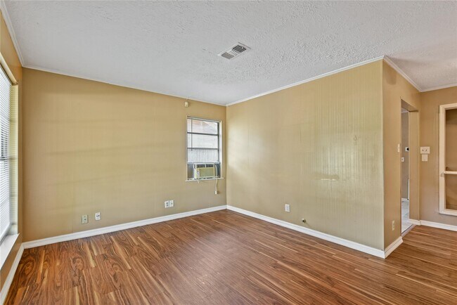 Foto del edificio - 2817 Lancaster Ln