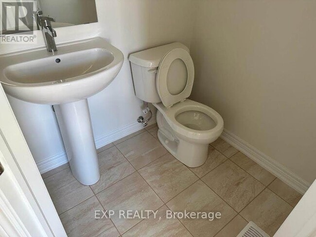 Building Photo - 73 Air Dancer Cres